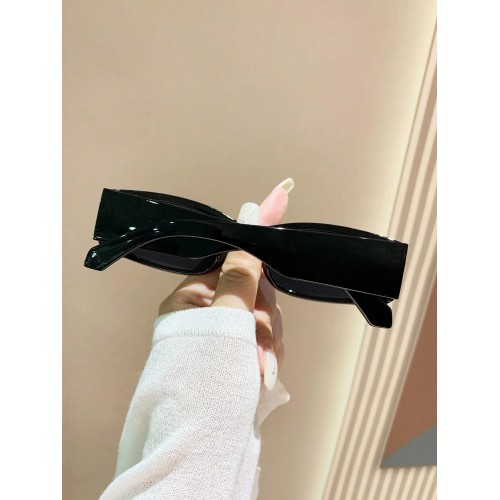 1pc Black Mini-frame Stylish Sun Glasses Suitable For Daily Wear, Vacation, Shopping, Holiday, Etc.